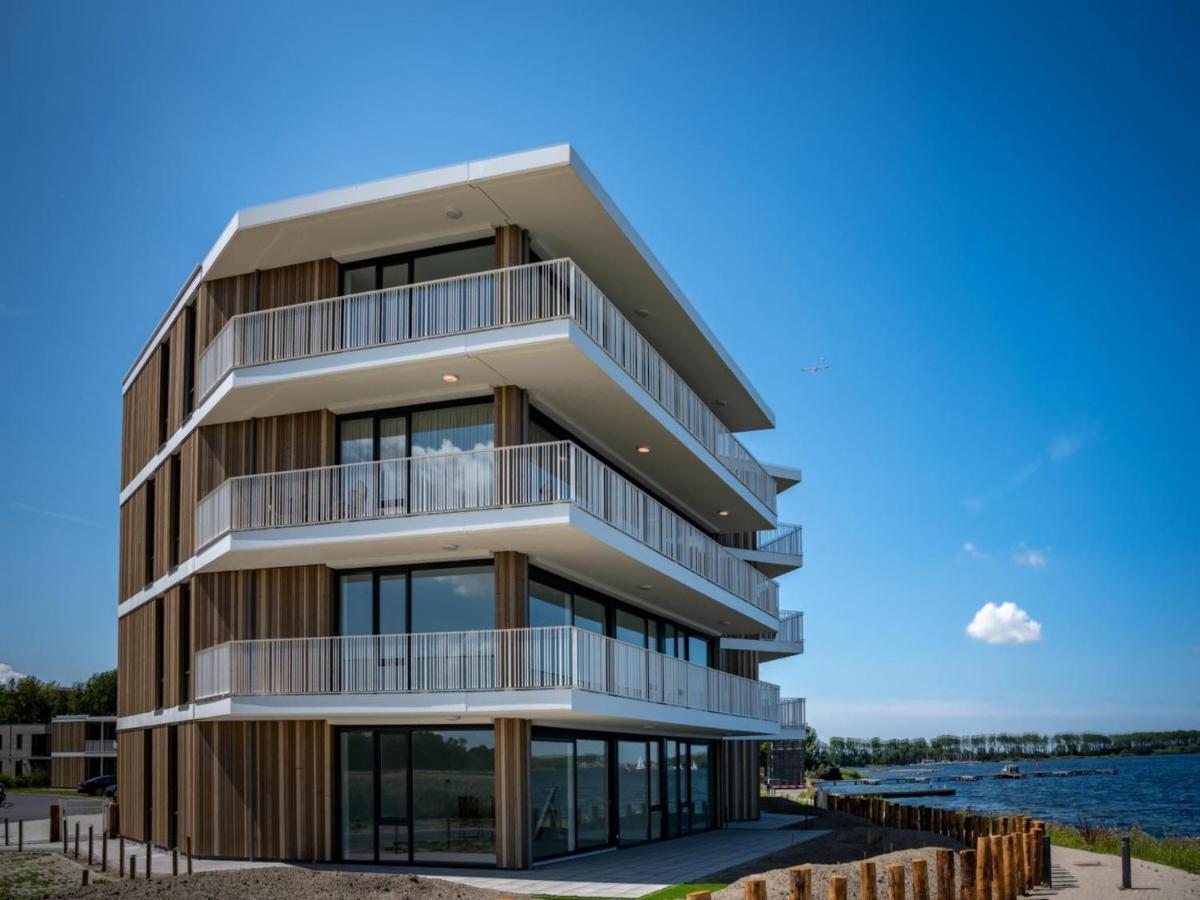 Spacious Waterfront *
