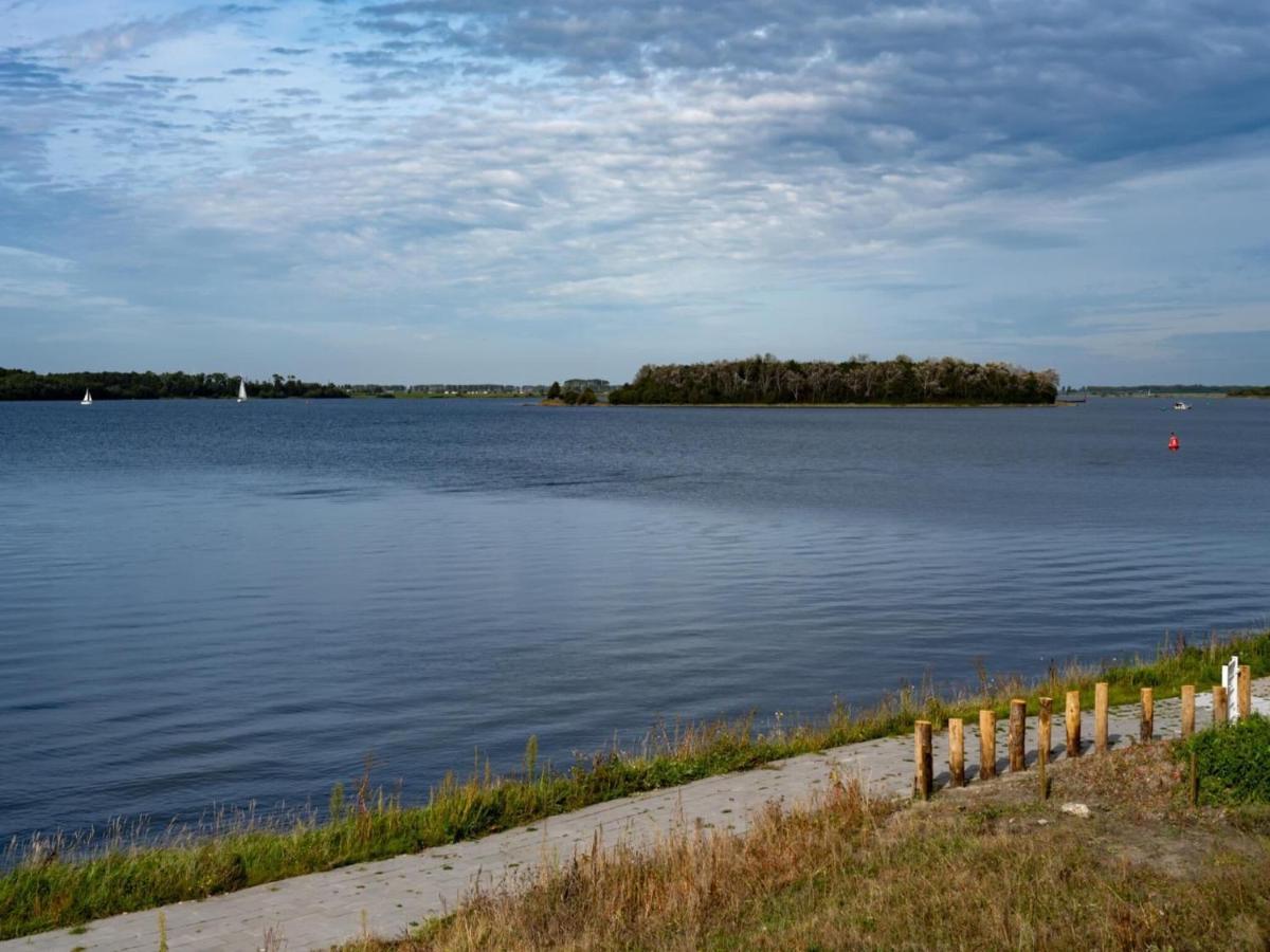 Holiday home Spacious Waterfront Arnemuiden